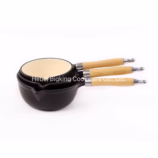 木製ハンドル付き丸型鋳物鍋炊飯器